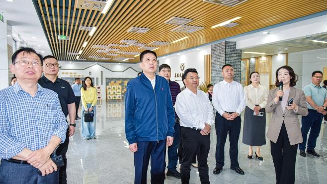 湖南省韶山市政协主席李长新带队来姜考察