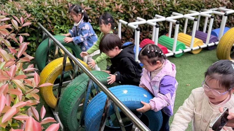 凤凰园幼儿园开展劳动节主题活动
